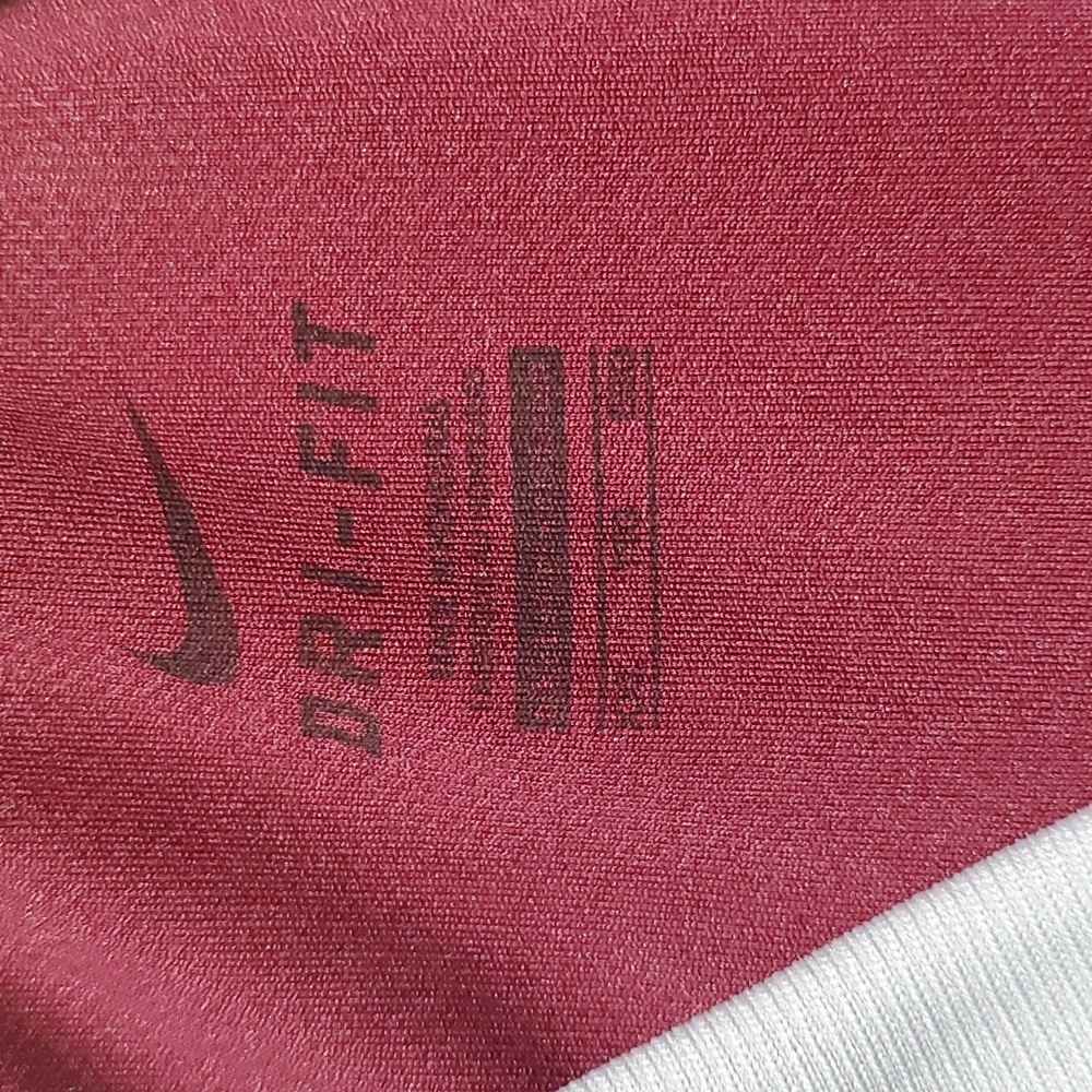 Womens like new burgundy Nike baseball T-shirt - Picture 4 of 6